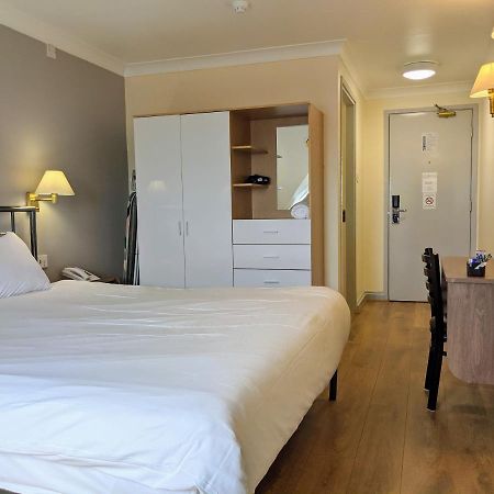 247Hotel.Com Oldham Buitenkant foto