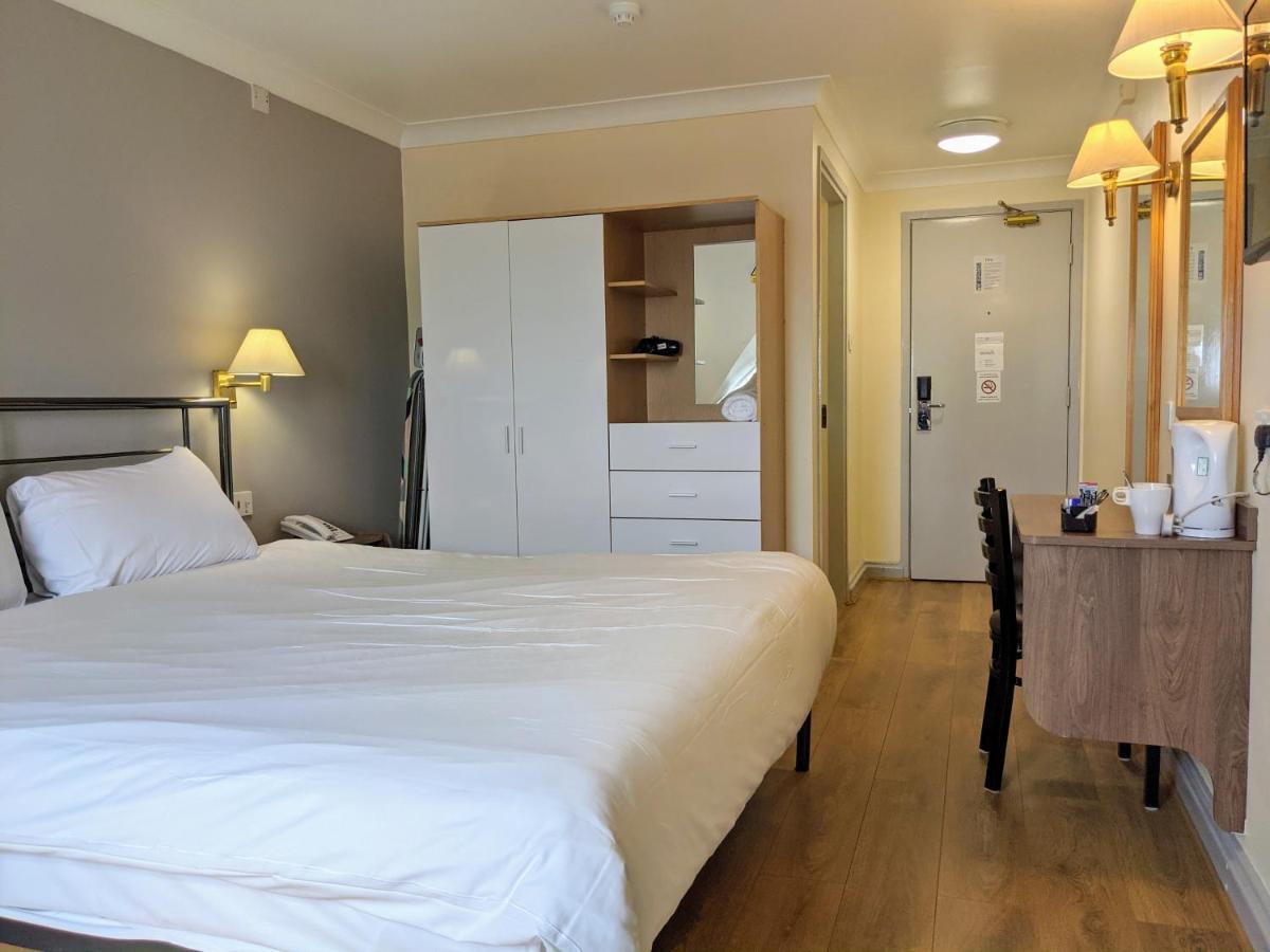 247Hotel.Com Oldham Buitenkant foto