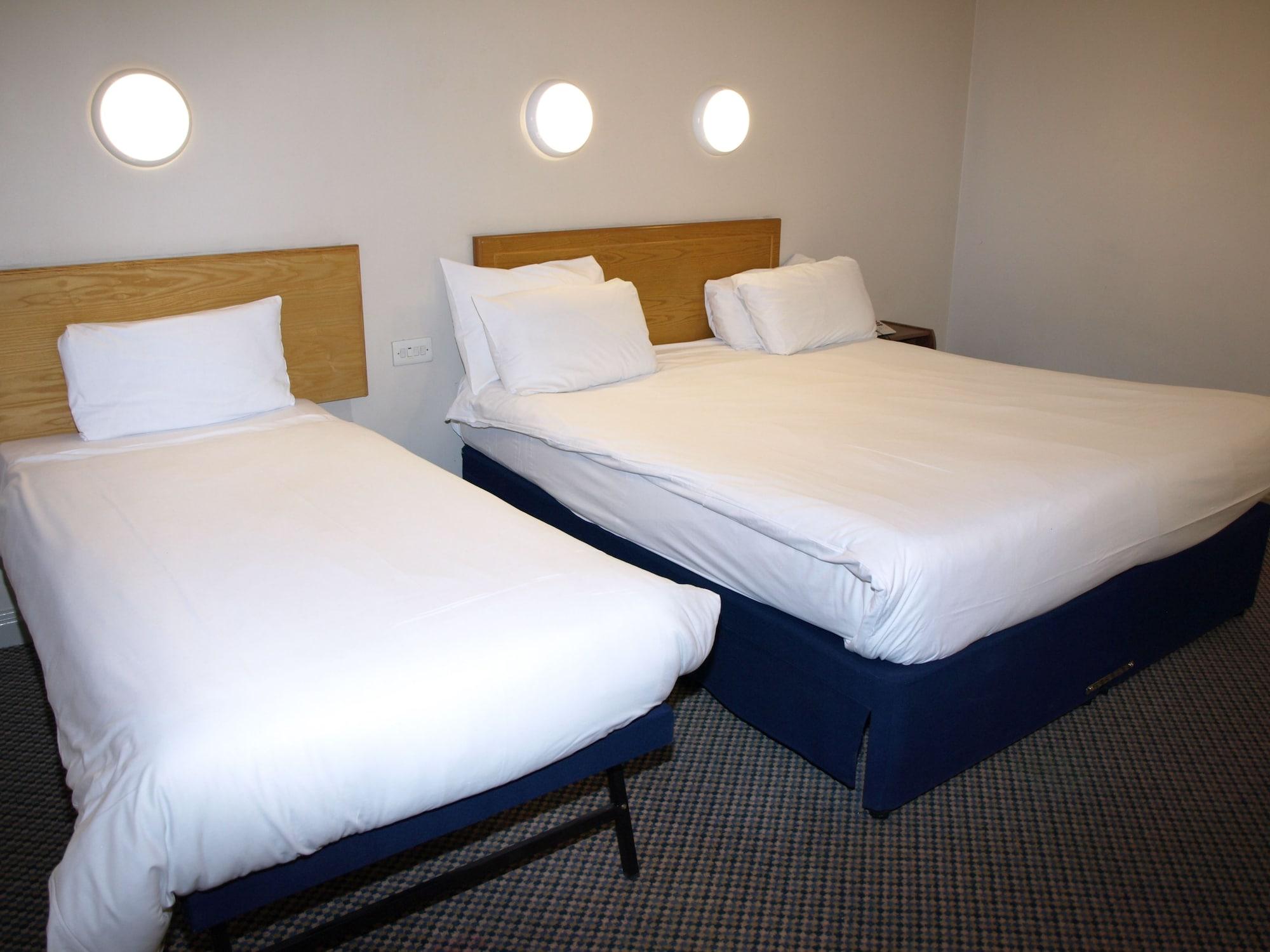 247Hotel.Com Oldham Buitenkant foto