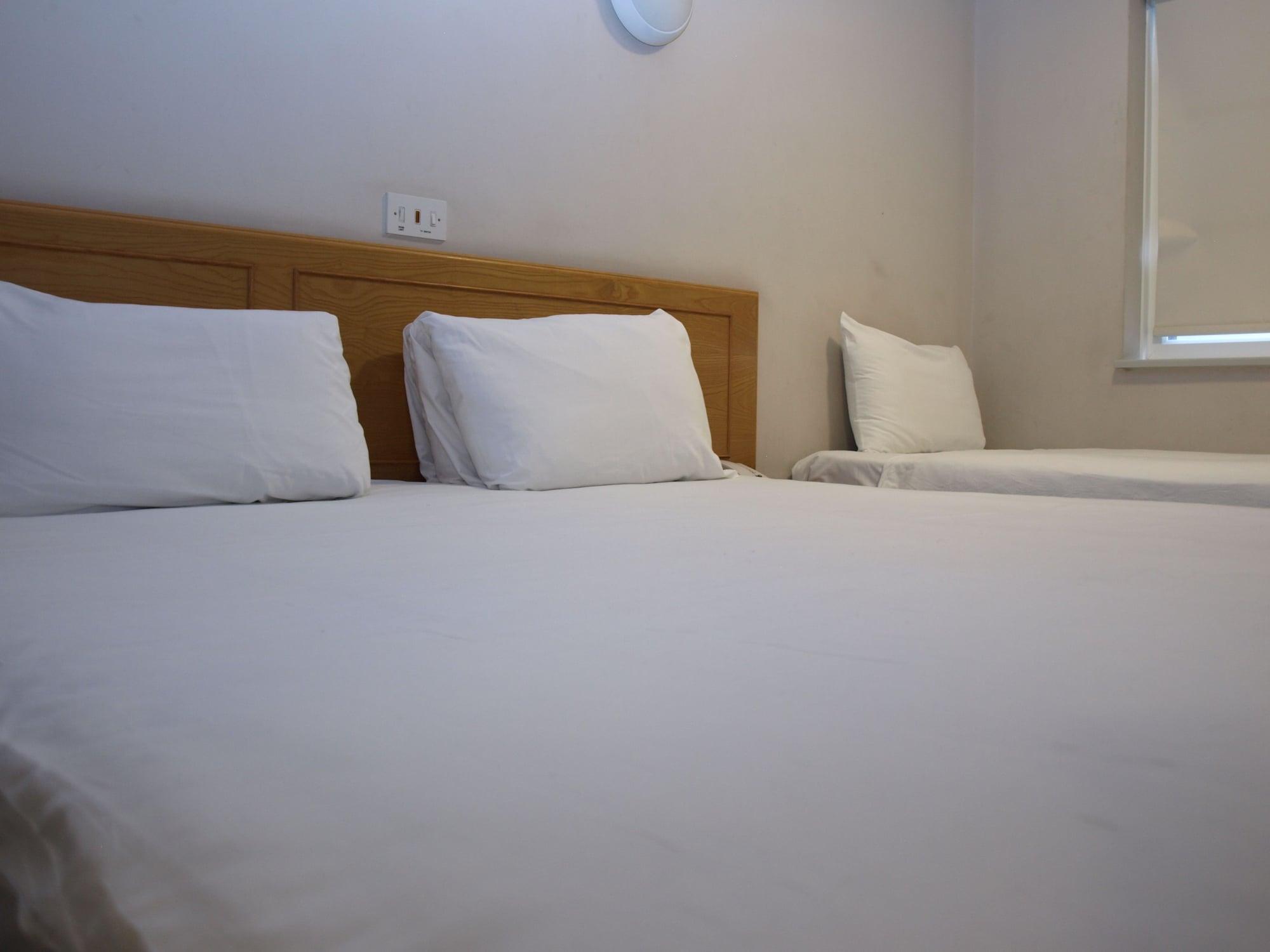 247Hotel.Com Oldham Buitenkant foto