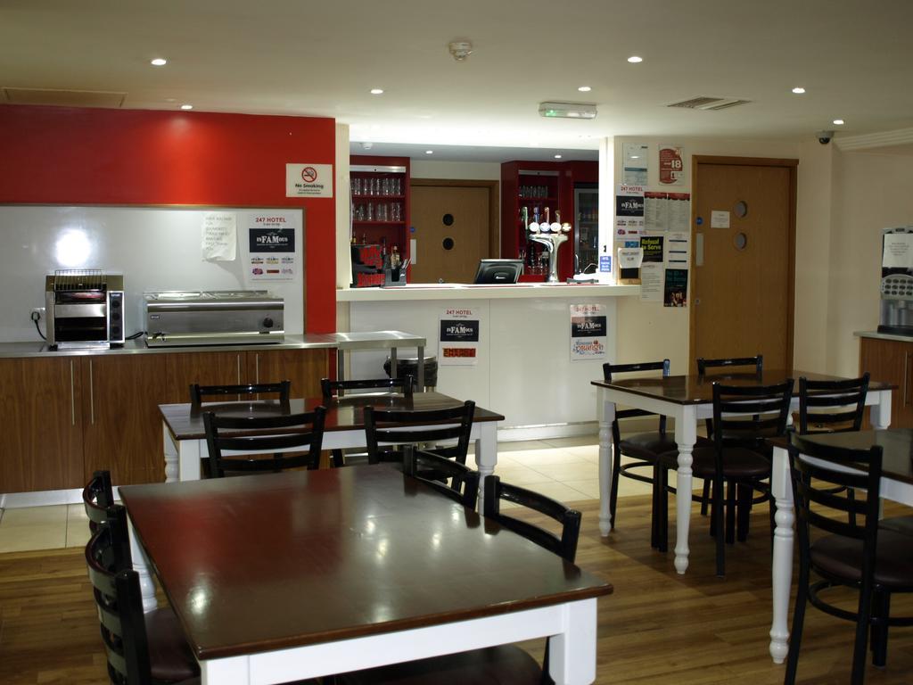 247Hotel.Com Oldham Buitenkant foto
