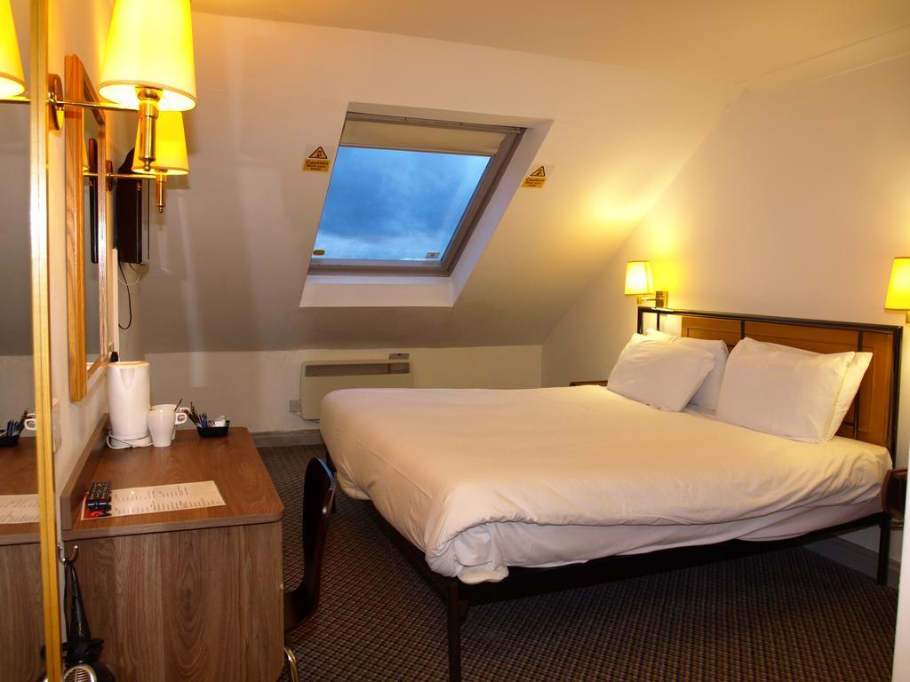 247Hotel.Com Oldham Buitenkant foto