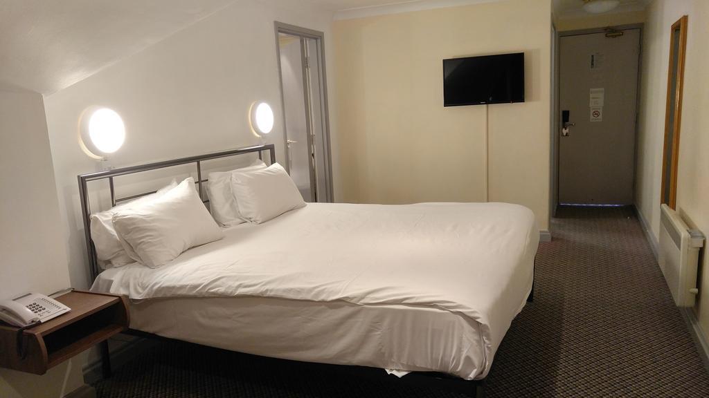 247Hotel.Com Oldham Buitenkant foto